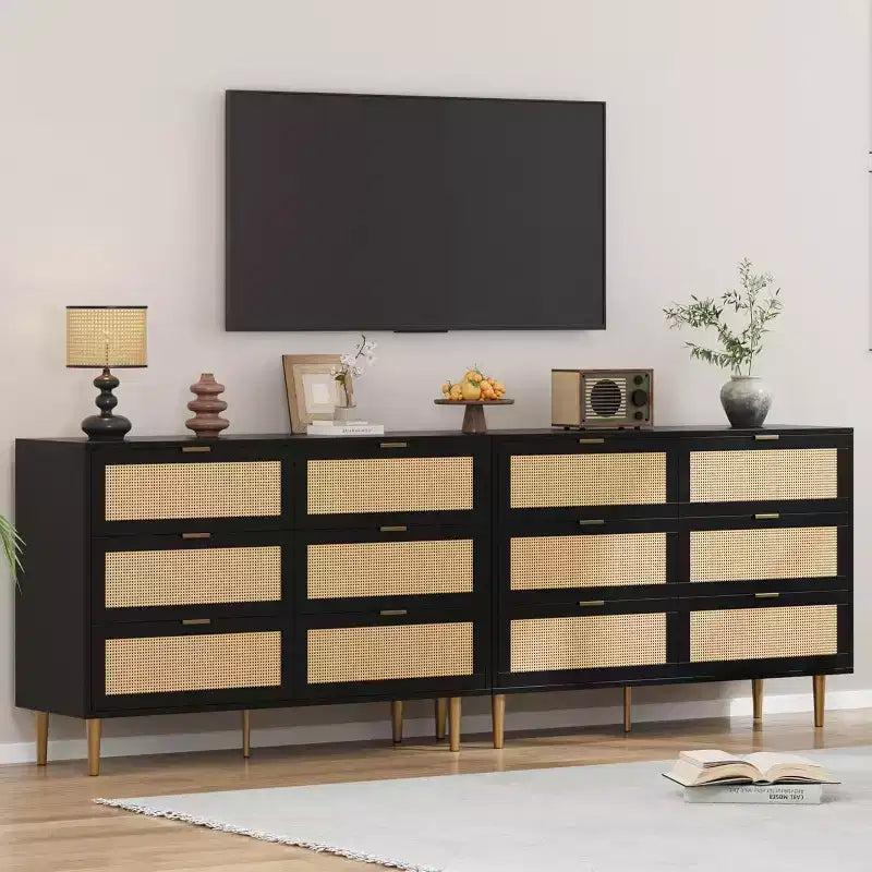Comodino a 6 cassetti con pannelli in rattan e gambe dorate, colore bianco/nero/legno, singolo