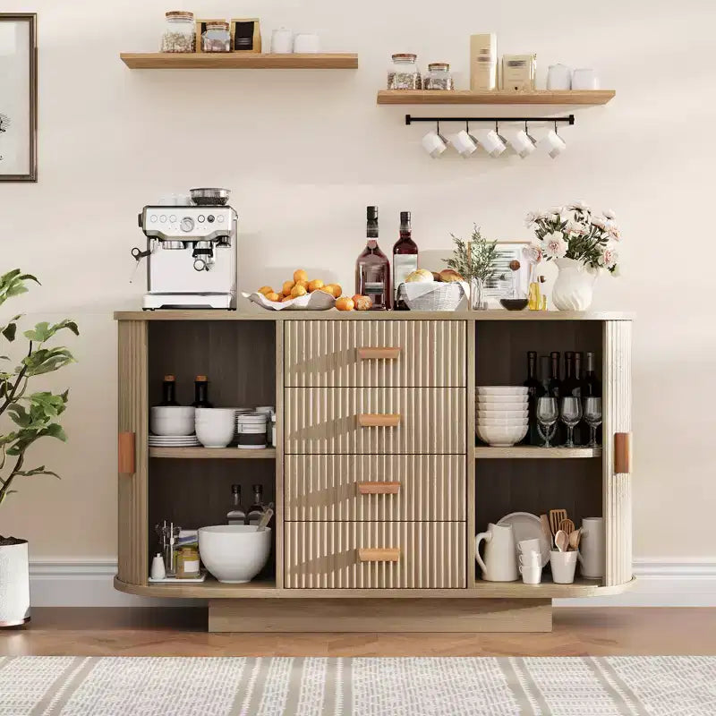 Credenza a buffet scanalata in rovere naturale con 4 cassetti e 2 ante scorrevoli