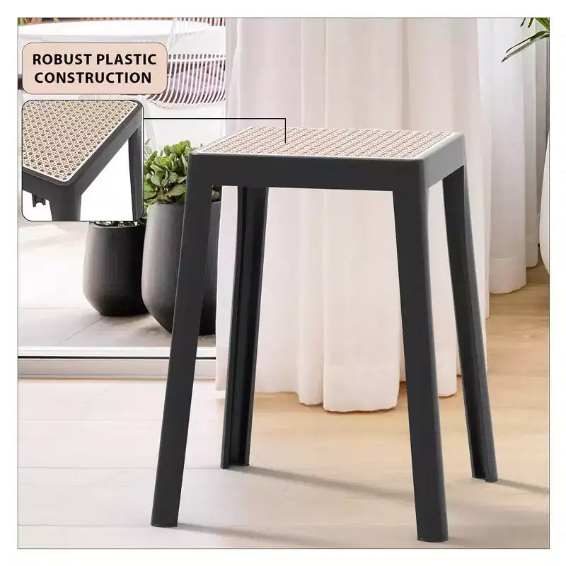 Sgabello quadrato impilabile Nero/Verde/Grigio/Arancione/Rosso/Bianco/Giallo con piano in vimini, senza schienale, 1 posto
